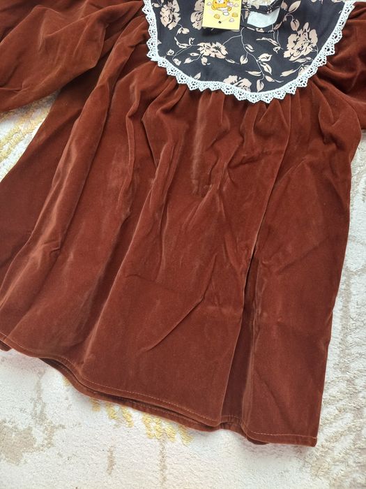 Sukienka welurowa 92