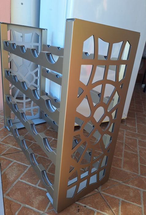 Garrafeira para 20 garrafas
