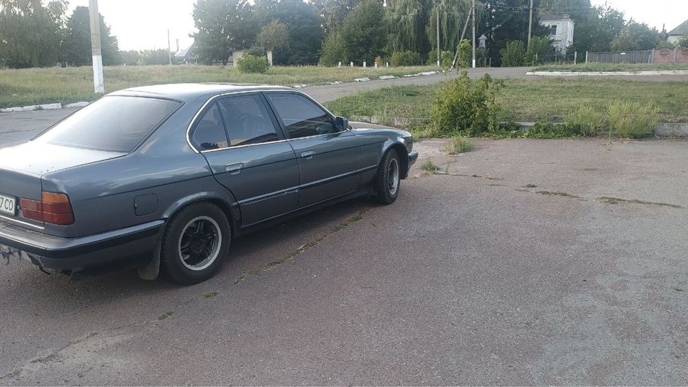 BMW 5 Series (E34)