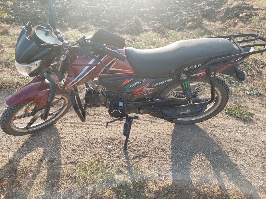 Спарк 125 красний