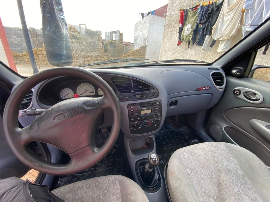 Ford fiesta techno 98