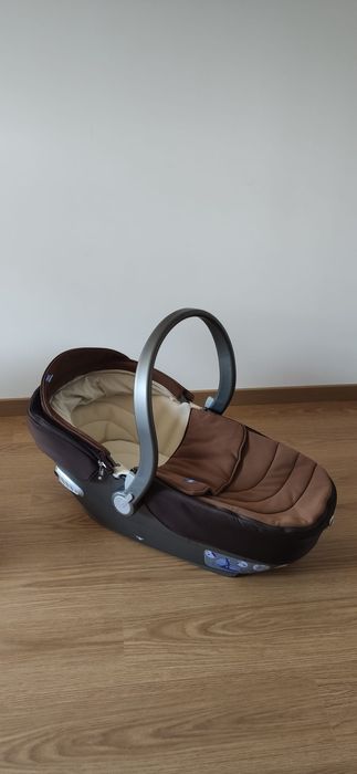 Carrinho de bebé (trio)