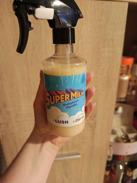 Lush super milk mgiełka brokatowa