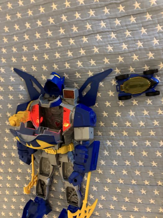 Transformer 40cm com peças e efeitos sonoros e luzes