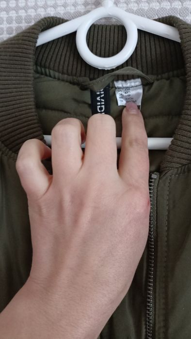 Бомбер куртка H&M