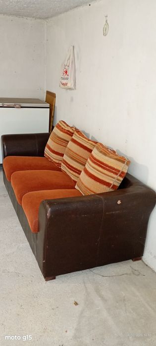 Sofá de três lugares