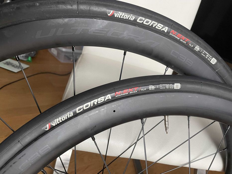 Koła  Carbon SHIMANO ULTEGRA C36 2023 Disc Tar