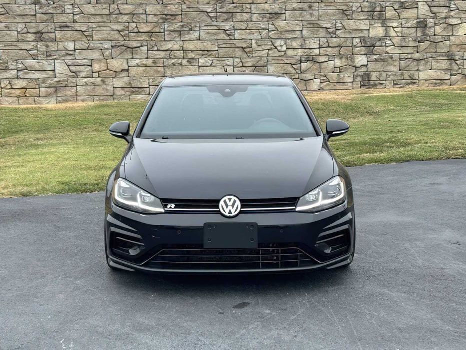 Volkswagen Golf R 4Motion      2019