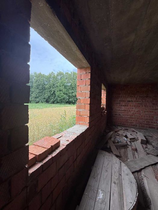 Продається двоповерховий будинок (незавершене будівництво) у селі Стара Жадова