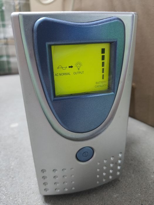 UPS FI Lupis 700 LCD USB 600W do komputera i nie tylko