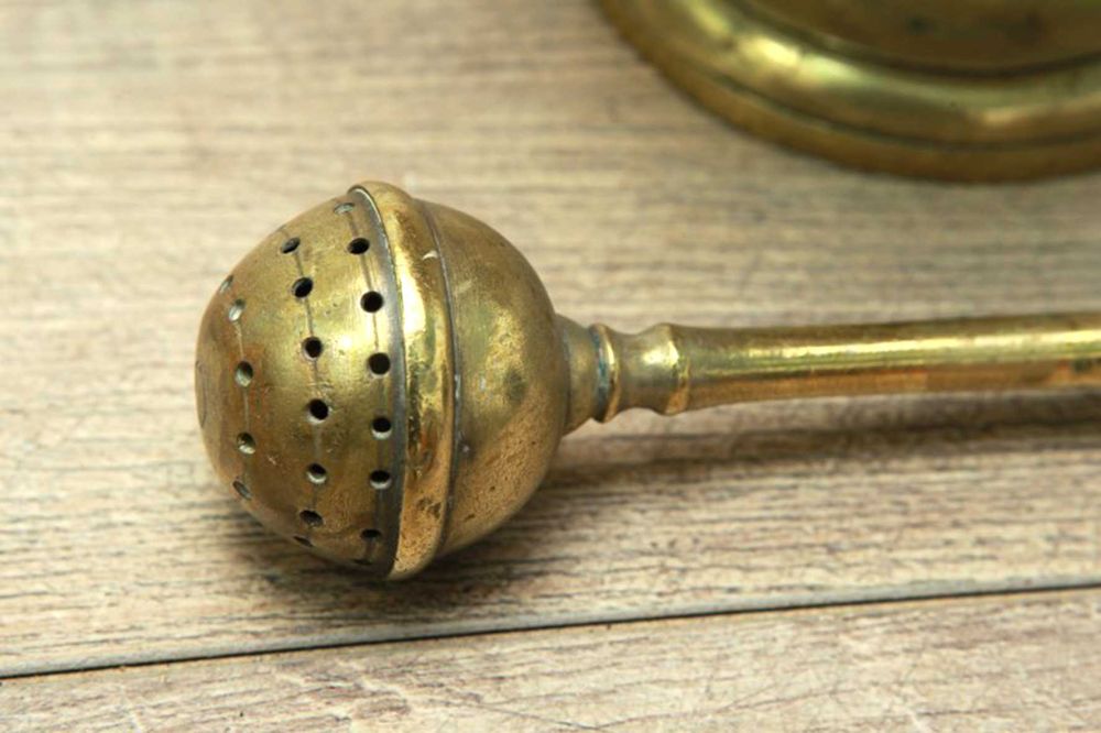 Antiga Caldeirinha Religiosa com Hissope (Aspersório) em Latão