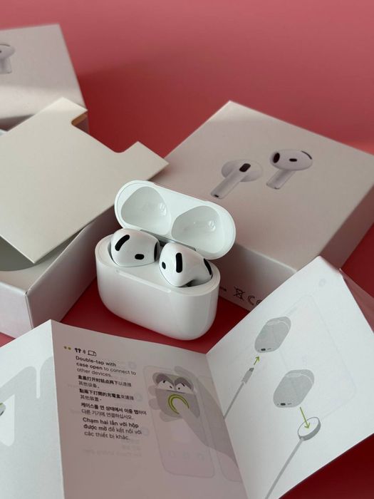 Apple AirPods 4 нові бездротові навушники