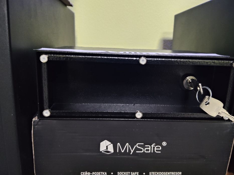 Сейф з біометричним ключем цифрові