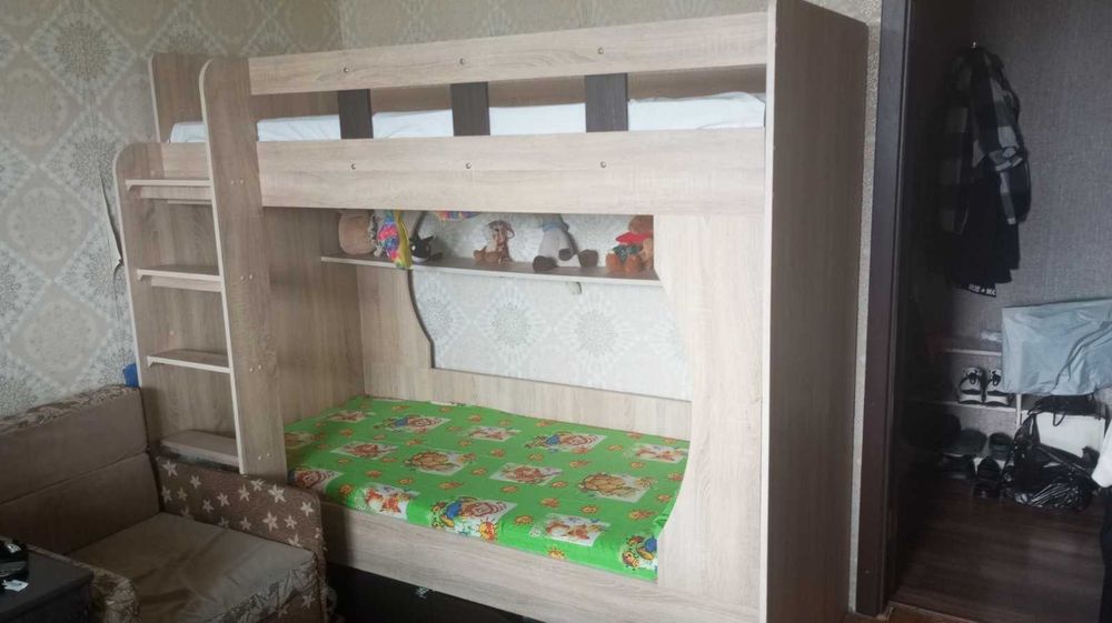 Двухъярусная кровать