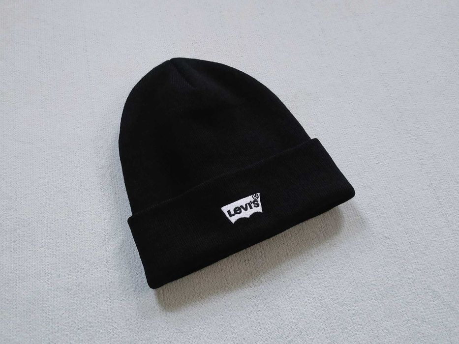 Levi's Batwing Ribbed Beanie Winter Hat - Black/White