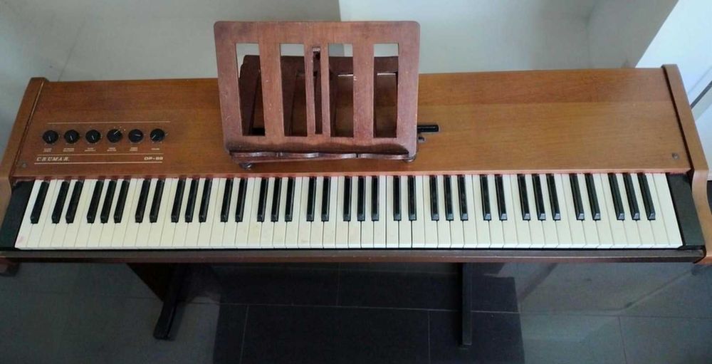 Piano elétrico analógico vintage CRUMAR