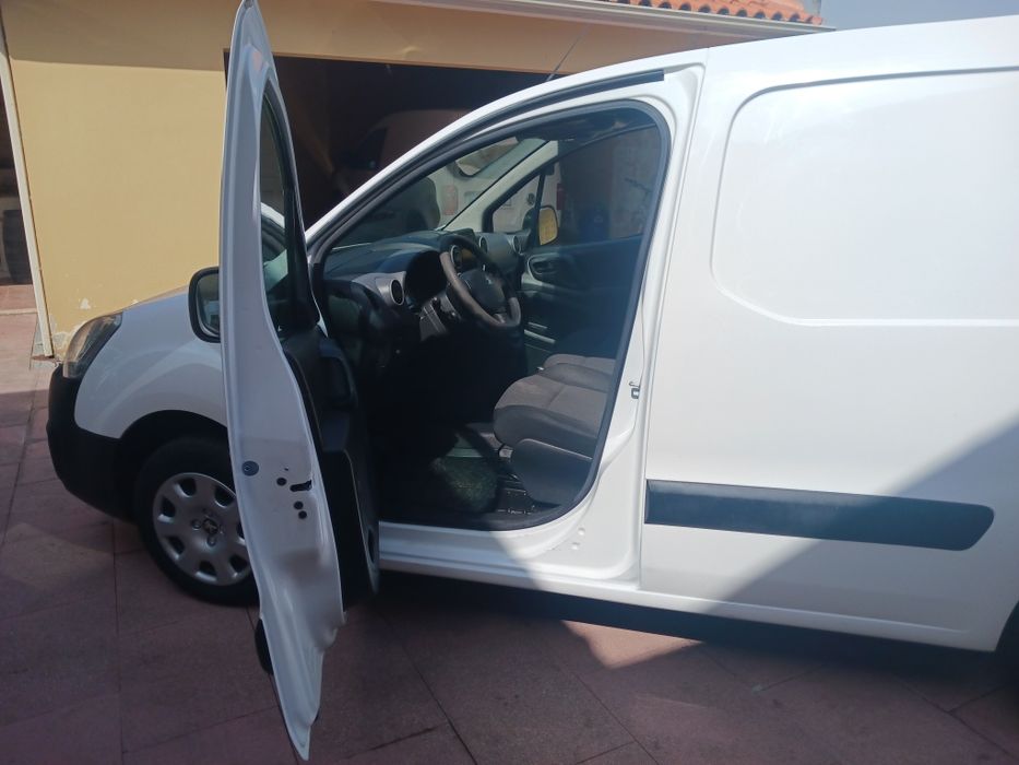 Peugeot Partner 08- 2018 1.6 BlueHDi 90 cv com GPS carplay em excelente estado