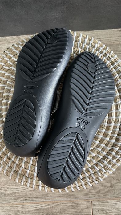 Crocs japonki serena flip czarne W7 37/38