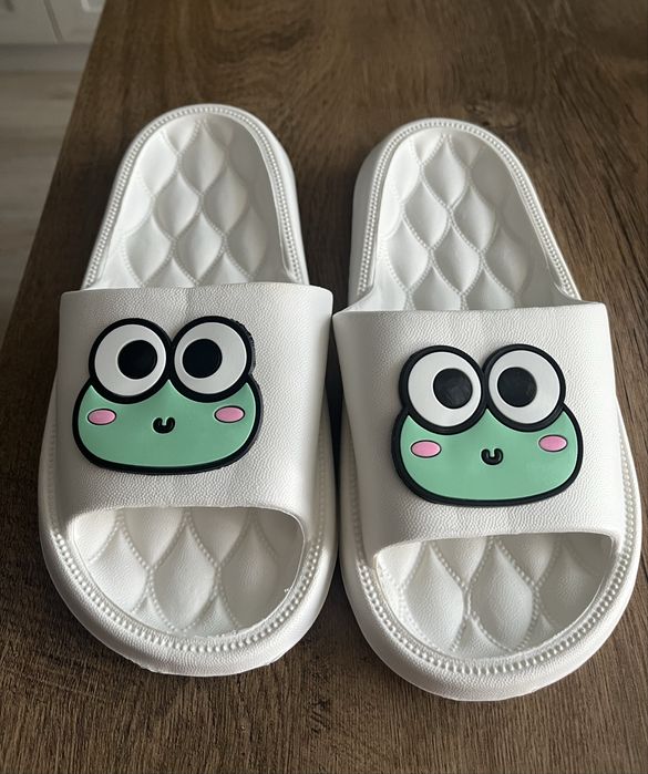 Miękkie klapki żabki 36