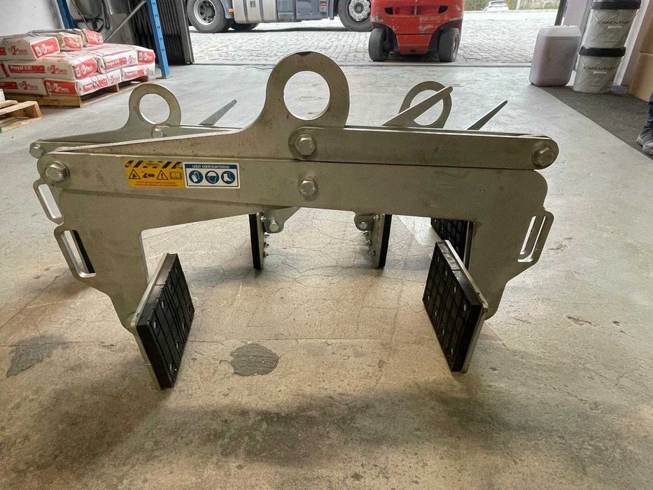 Tesoura de elevação pedra