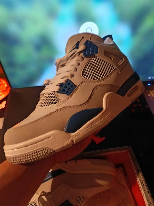Air Jordan 4 Retro