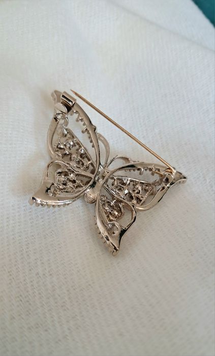 Broszka motyl motylek owad z cyrkoniami ozdobna prezent kobiecie