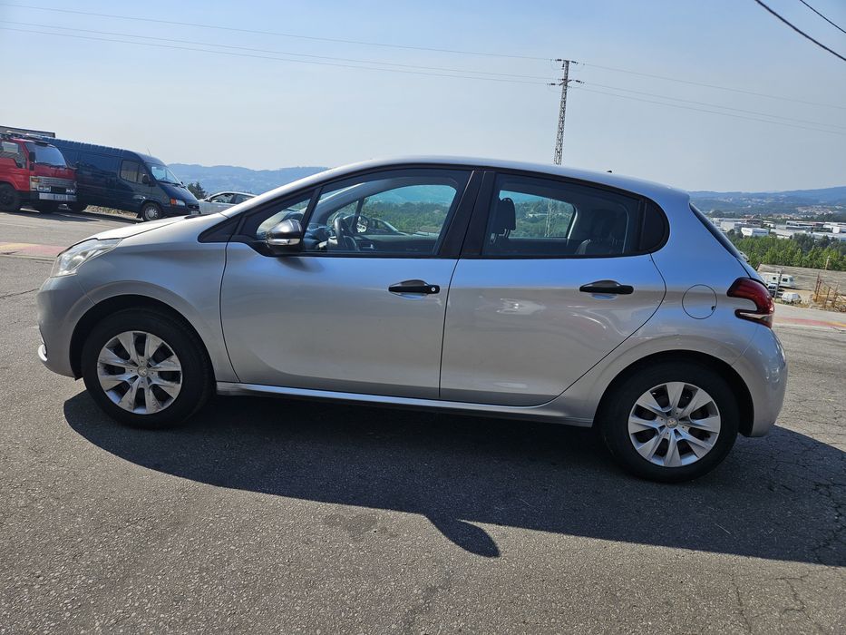 Peugeot 208 1.2 VTi de 2017 para peças