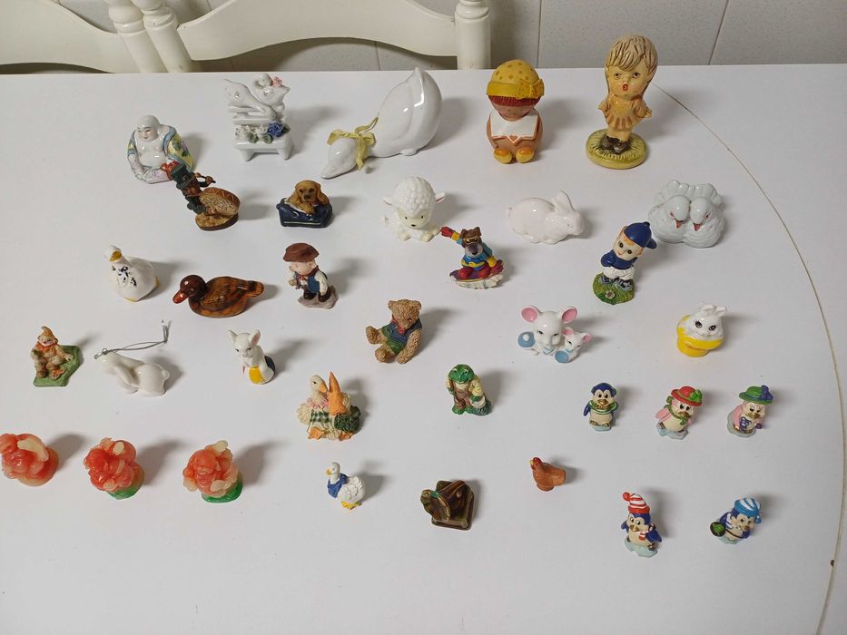 Bonecos e figuras várias 34 unidades