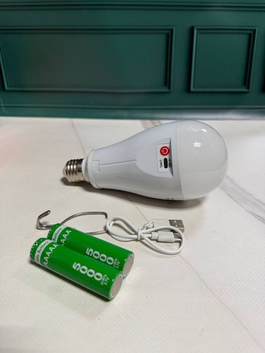 Акумуляторна лампа ліхтар  2в1 Е27 с аккумулятором 2x18650 +usb 20 Вт аварійна Led лампа