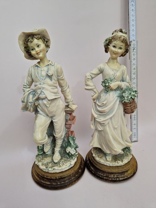 Фарфоровые статуэтки Армани