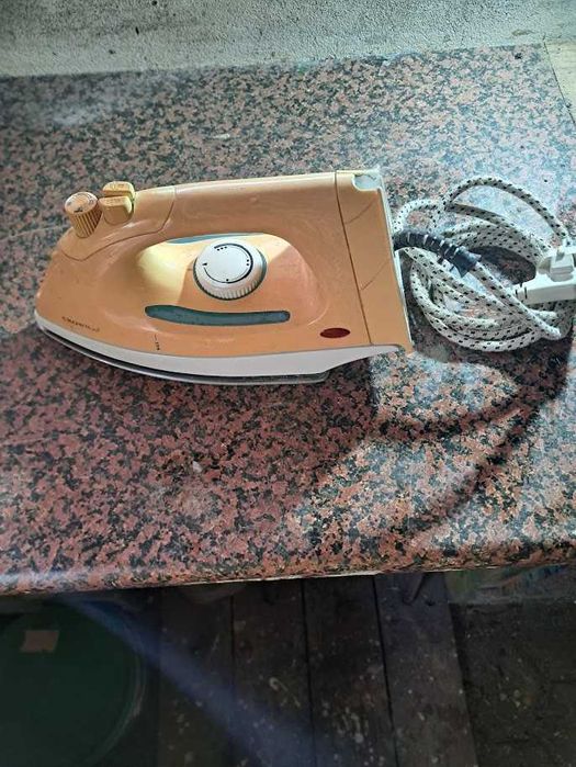 Ferro de engomar a vapor CROWN