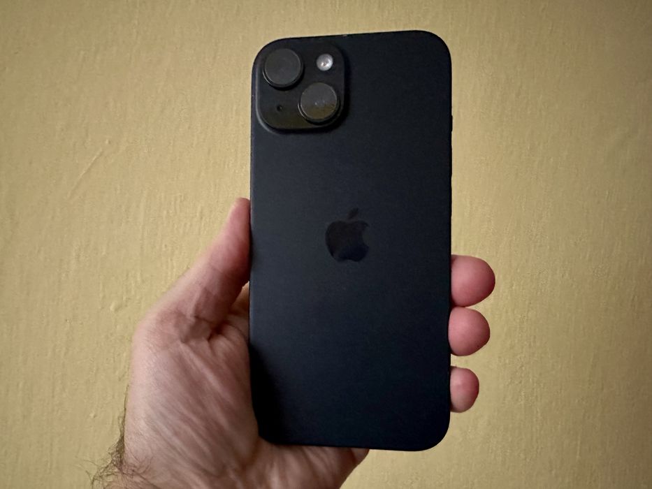 Iphone 15.  128г.  Face ID -. АКБ 86%