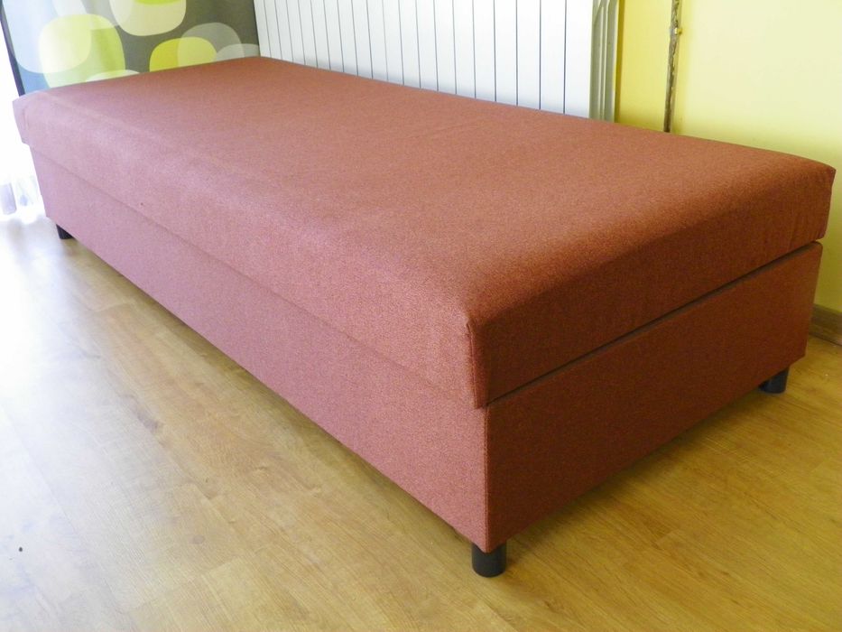 Łóżko tapczan hotelowy młodzieżowy z pojemnikiem na pościel 80/195