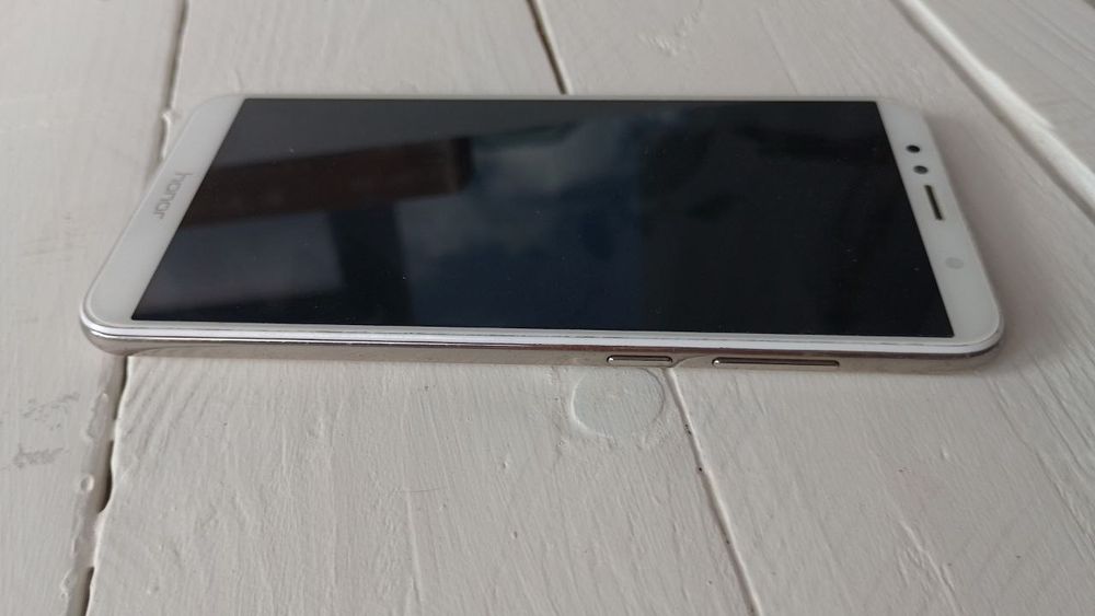 Продам телефон Honor 7C