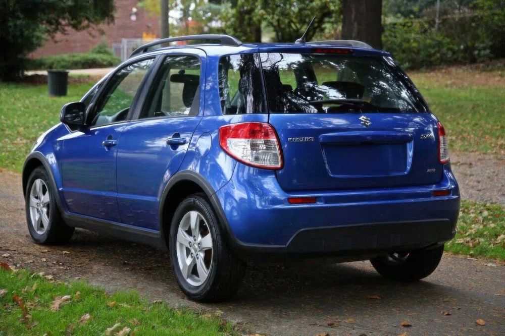 Suzuki SX4 Premium      2012