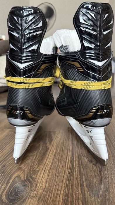 Хоккейные коньки BAUER