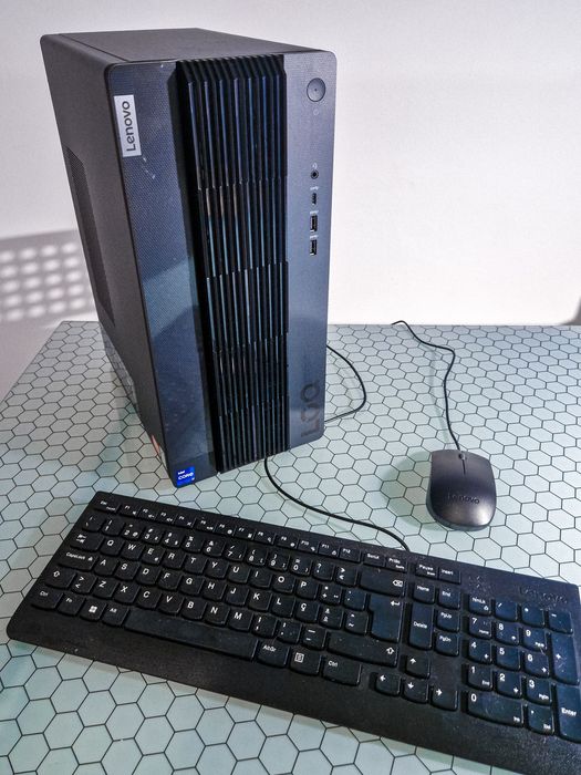 *NOVO* Gaming LENOVO LOQ 17IRB8-318 (i7 RTX 4060 16GB RAM- 512GB SSD)