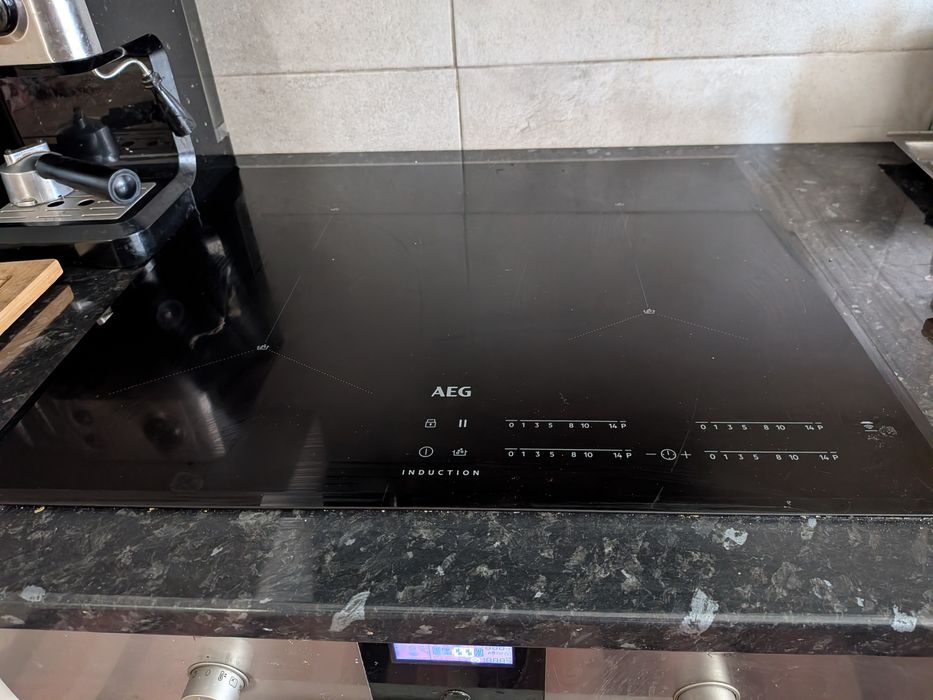 Placa de Indução AEG 60 cm – Excelente Estado