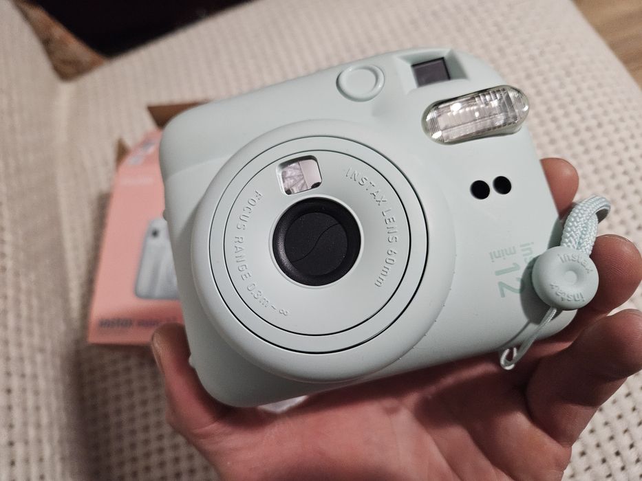 Instax mini 12 фотоапарат