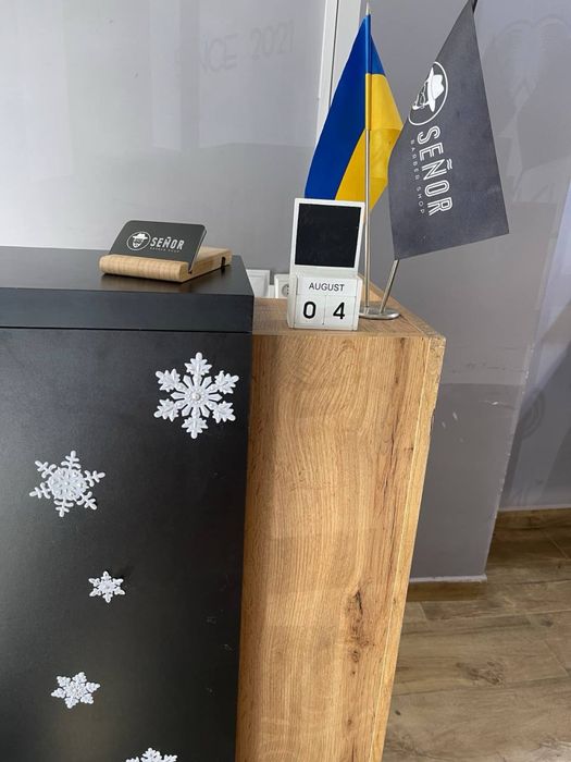 Стіл для адміністратора