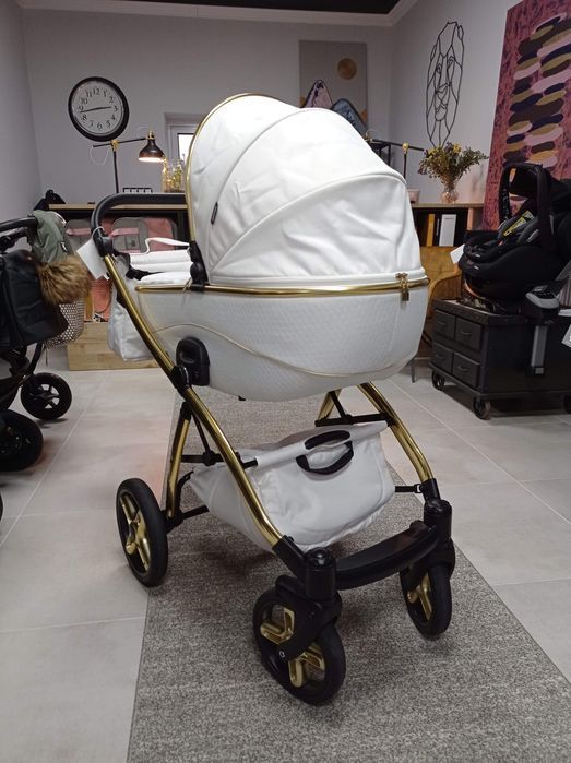 Złoto i biel, ekskluzywny i zadbany wózek 3w1 Tako Extreme Flash