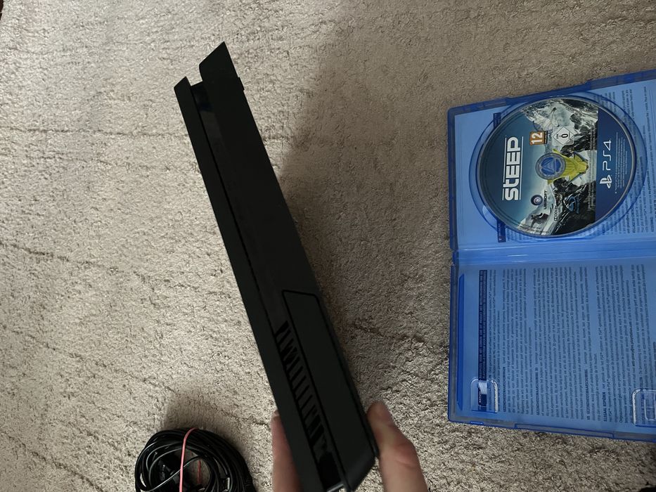 Playstation 4 slim 1tb + Steep