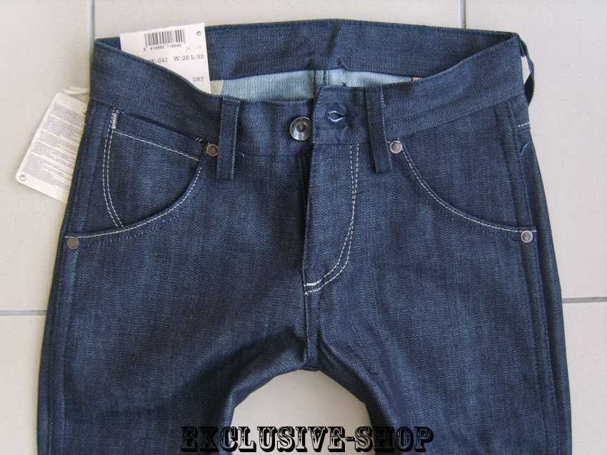 Spodnie męskie dżinsy Wrangler 2Frz Dry W26 L32 ; pas 70 cm