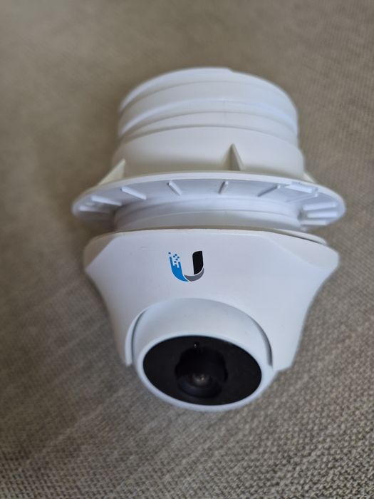 IP камера відеоспостереження Ubiquiti UniFi UVC Dome 3