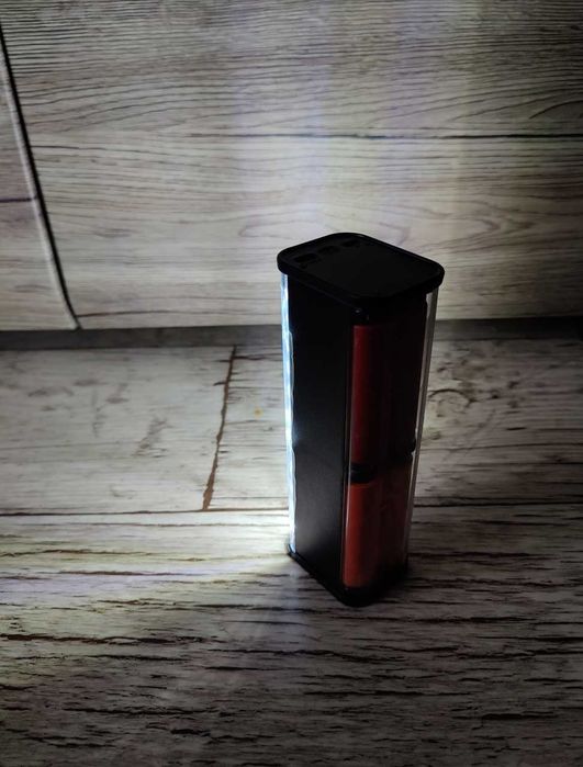 Mocny powerbank 8 x 18650 QC PD 22.5W 20 LED skręcany