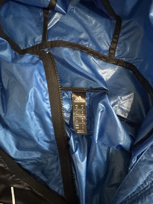 Продам курточку Adidas Terrex