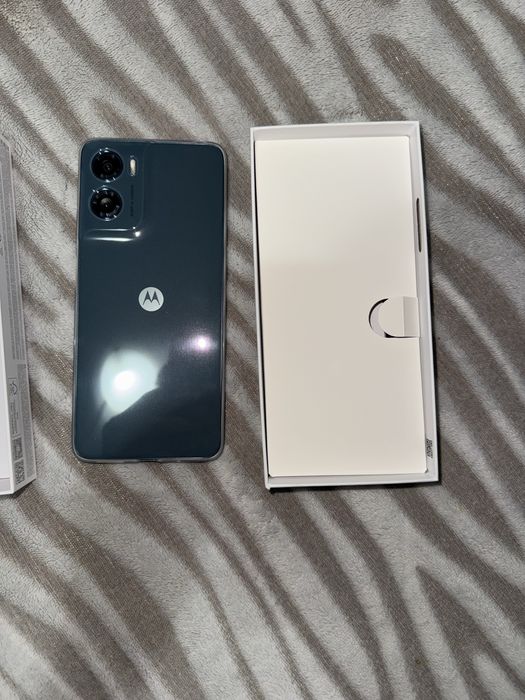Motorola g06.