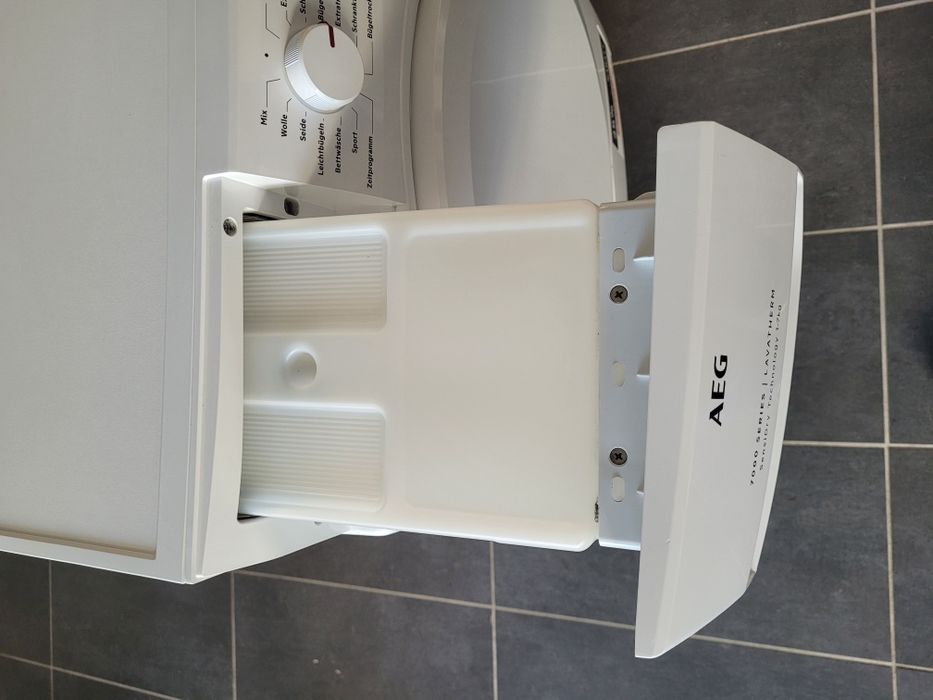 Sprzedam suszarkę do ubrań firmy AEG 7 kg z możliwością transportu