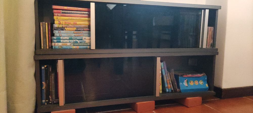 2 estantes prateleiras portas vidro correr