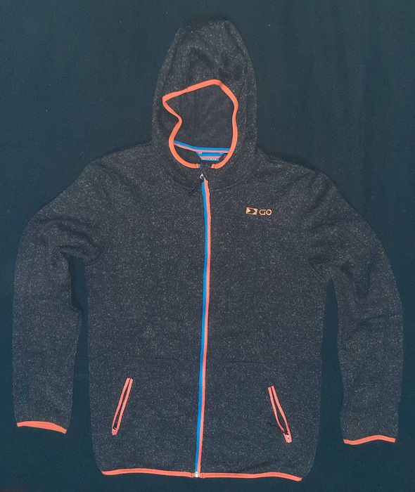 Casaco Desportivo de Inverno com Capuz - NOVO